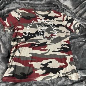 Men Camo True Religion tee